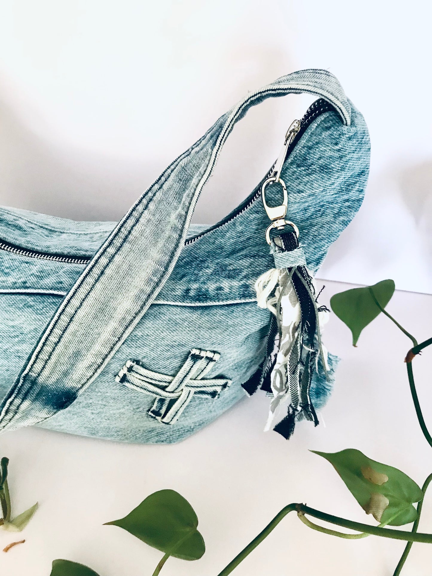 Hobo Zero with light blue denim and matching zipper pouch